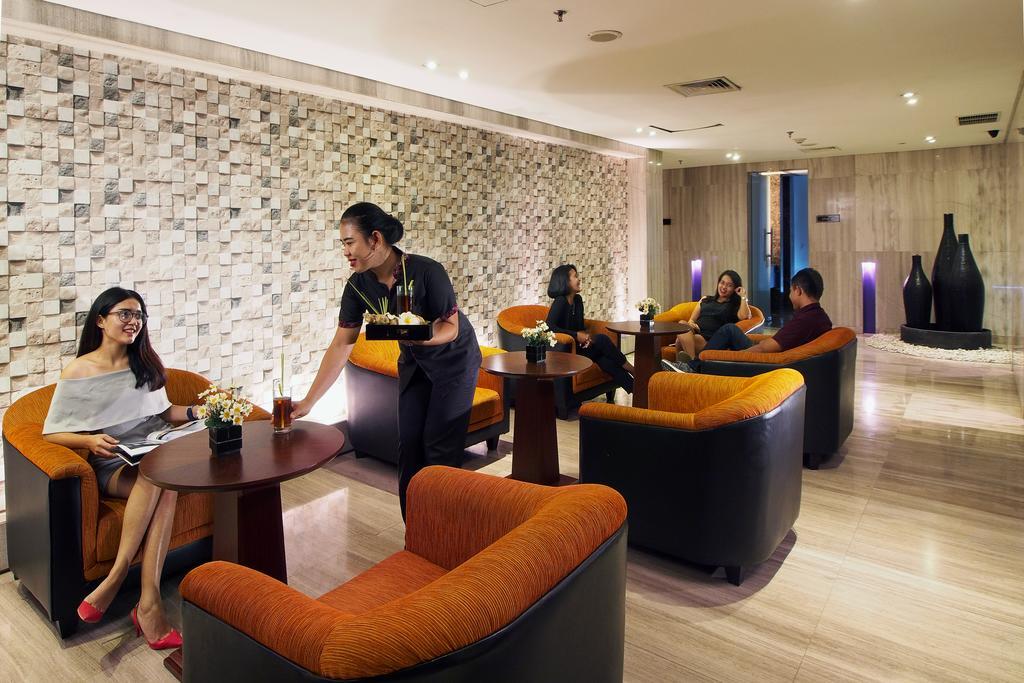 Cambridge Hotel Medan Exteriér fotografie