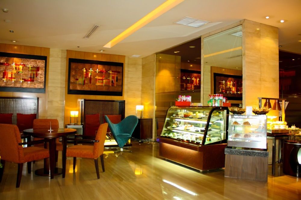 Cambridge Hotel Medan Exteriér fotografie