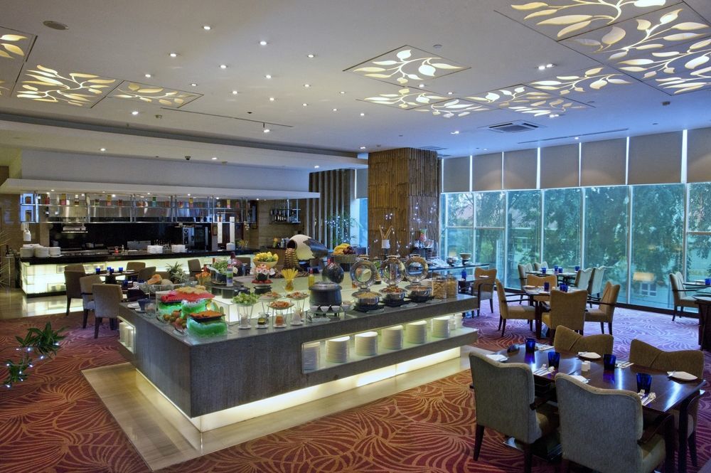 Cambridge Hotel Medan Exteriér fotografie